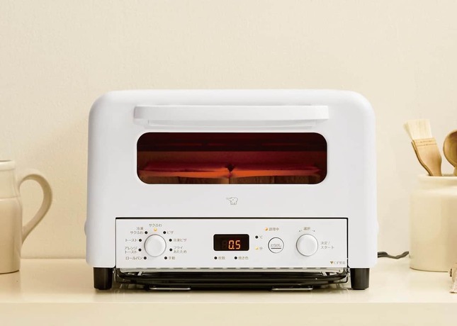 置き場所に困らないコンパクト設計ながら広々庫内
