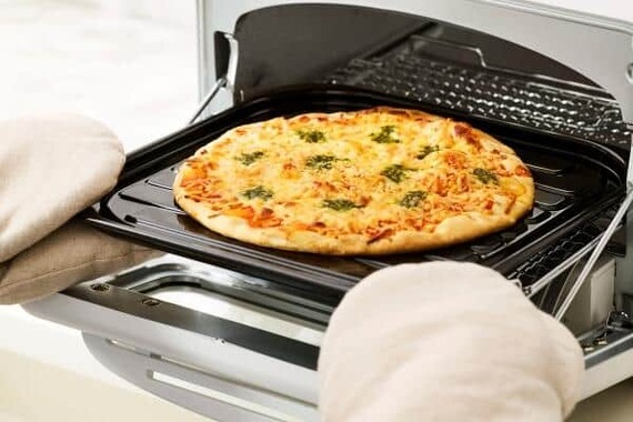 置き場所に困らないコンパクト設計ながら広々庫内
