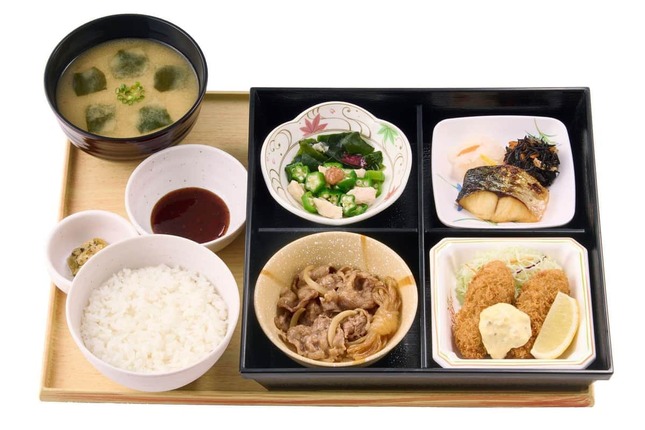 旬の「牡蠣」をフライで存分に
