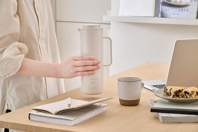 旅行や出張にも持ち出せる、電気ケトルの新しい形
