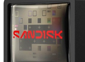 コンパクトでも大容量ストレージ内蔵　サンディスクのフラッシュドライブ