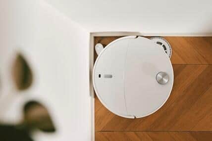 高い吸引力とモップの水拭きで徹底的に掃除
