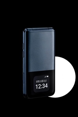 姿はガラケー、中身はスマホ