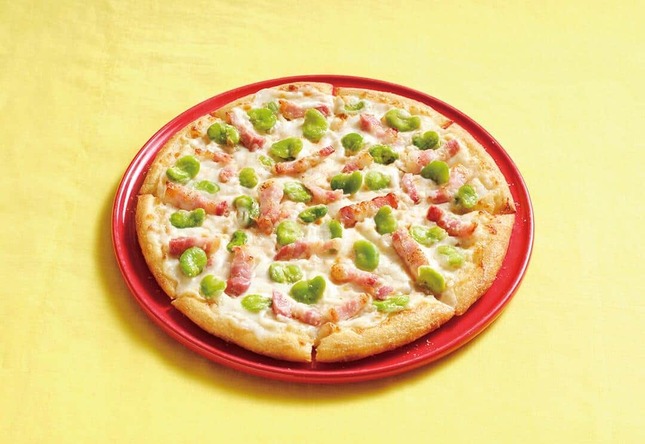 春を感じる旬の食材をクワトロ・ピザで