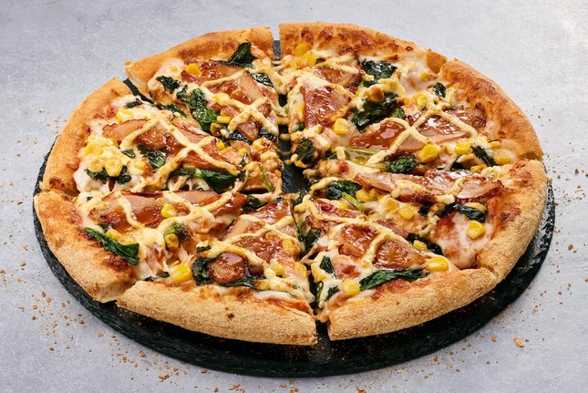 春を感じる旬の食材をクワトロ・ピザで