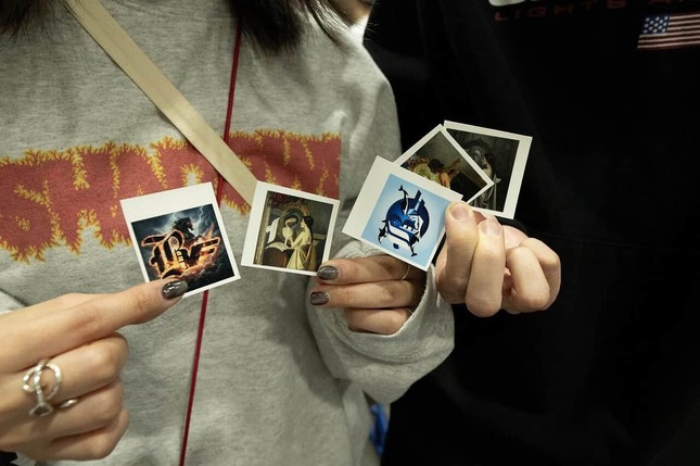 「Adobe Firefly」でつくった世界に1つだけのオリジナルロゴのシール