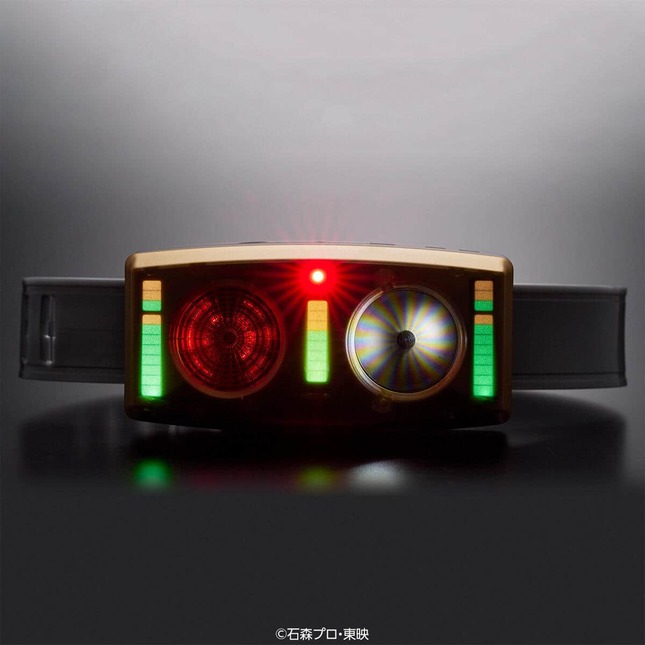 放送当時の変身ベルトに様々なギミックを追加、「BLACK RX」になりきれる
