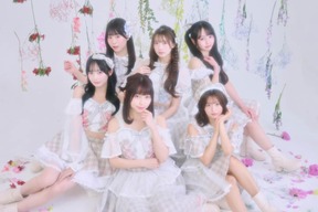 6人組アイドルグループ「Chuu（ハートマーク）Cute（チューキュート）」。1周年記念ライブで完売を目指す
