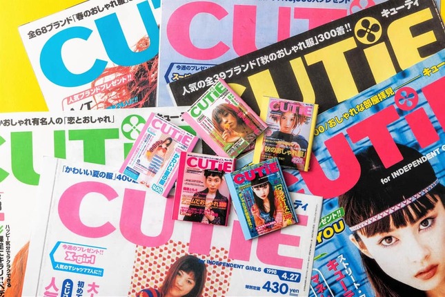 手のひらサイズでも誌面を一部再現、広げて読める
