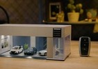 「トミカガレージ」が進化　リモコンでカラーLED照明やシャッター開閉