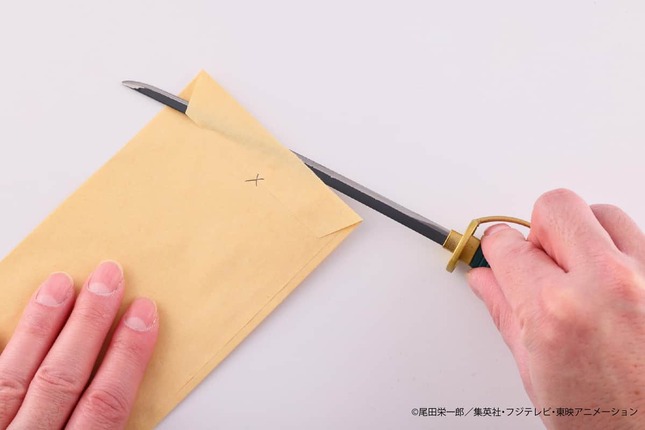 刃紋や鍔などをリアルに再現
