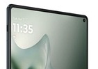 モトローラ「razr fold」　横開きの折りたたみスマホ