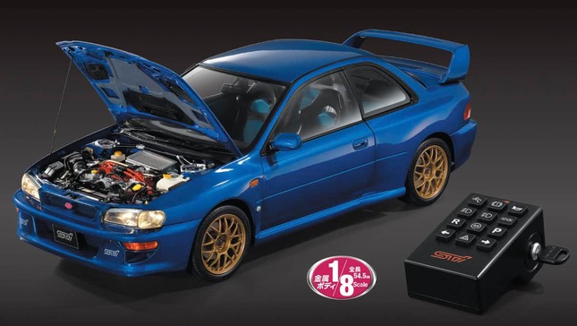 WRC3連覇を記念し生産された「22B」がモデルカーでよみがえる
