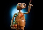 映画「E.T.」が組み立てられる大人向けレゴセット