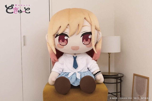 髪色やカラコンの瞳なども再現