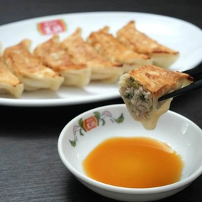 シーンを選ばず楽しめる餃子が大葉の香りをまとう