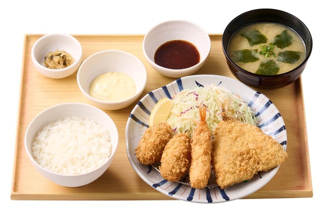 牡蠣のクリーミーで濃厚な味わいをアツアツ・サクサクのフライで
