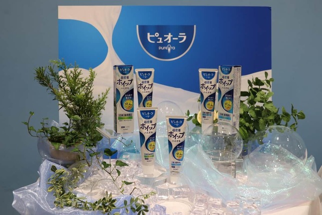 「ピュオーラ　超密着ホイップハミガキ」の味は、フレッシュハーブ、クリアリッチミントの2種類