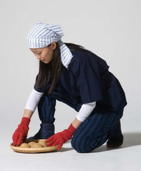 着心地の良さから普段着として愛用する人もいる「たももシャツ」（写真・谷脇貢史）