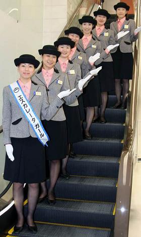 「エスカレーターガール」登場は約40年ぶりだ