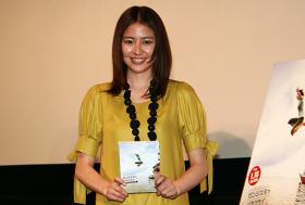 新作DVDをPRする長澤まさみさん