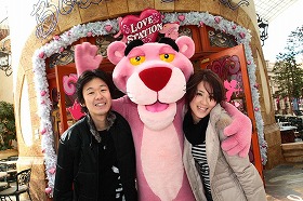 ピンクパンサーがホスト役＝THE PINK PANTHER TM&（R）2009 MGM. All Rights Reserved. （C）&（R） Universal Studios. All rights reserved.