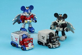 トレーラーがミッキーマウスに変身しちゃう（C）Disney (c)1985 2009 TOMY