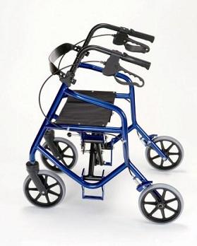 ハンドルには手首に負担がかかりにくいように傾斜をつけている