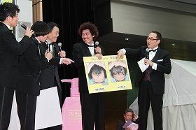 イベントを盛り上げた（左から）宮迫さん、蛍原さん、千原さん、藤田さん、山中アナ