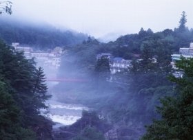 湯谷温泉は東名高速道路・豊川ICから約40分のところにある