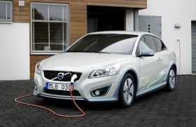 ボルボの電気自動車、2011年実用化を目指す