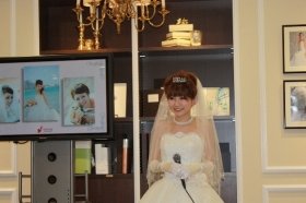 あいのり「桃ちゃん」がハワイ挙式の感動を報告、ワタベウェディングミラザ新宿店オープン記念イベントで