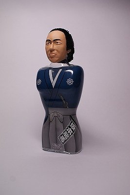龍馬のお人形に入った麦焼酎