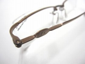 増永眼鏡、「Kazuo Kawasaki」ブランドの25年記念キャンペーン