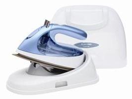 「ショット噴射」の距離アップしたコードレスアイロン