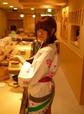 女の子が握る江戸前寿司店、アキバにオープン