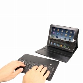 iPadがノートPCに変身、キーボード内蔵革ケース