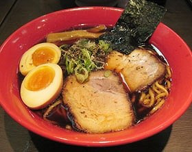 「黒醤油らーめん」