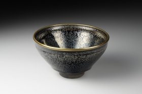 まさに「眼福」…国宝天目茶碗も登場「悠久の光彩　東洋陶磁の美」展　サントリー美術館