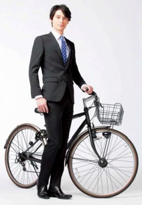 この「スーツ」、自転車でも快適