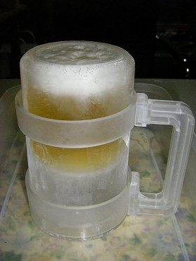 瞬間、「ゾクっときちゃう」って　氷ジョッキで飲む極冷ビール