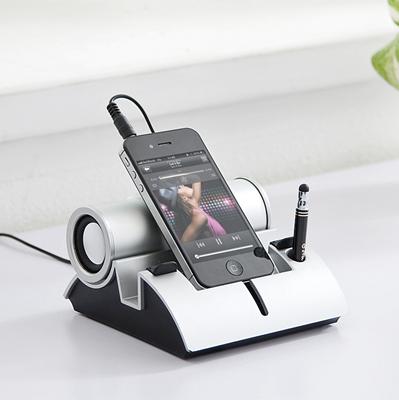 iPad、iPhoneスタンドと一体型になったスピーカー
