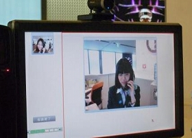 TV電話でおもてなし　成田空港の多言語案内サービス