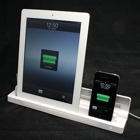 iPadとiPhoneが同時に充電できちゃうデュアルチャージャー