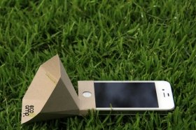 折り紙みたいなアイフォーン用スピーカー　100％紙製のエコアイテム