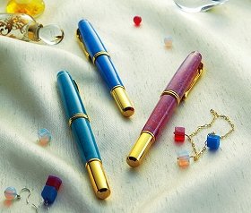 「京都オパール」を使用　「3万7800円」の高級万年毛筆