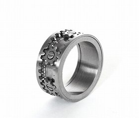 メカっぽさが男心くすぐる 歯車仕掛けの指輪「ギアリング」: J-CAST