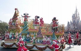 「サンタの村」テーマのイベントも　ディズニーの「クリスマス」始まる