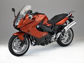 「90馬力」発揮のミドルツアラー　BMW新型「F 800 GT」