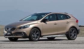 最新「AWDシステム」装備　ボルボ「V40 クロスカントリー」